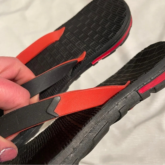 Qtech size 40 flip flops - Picture 6 of 8